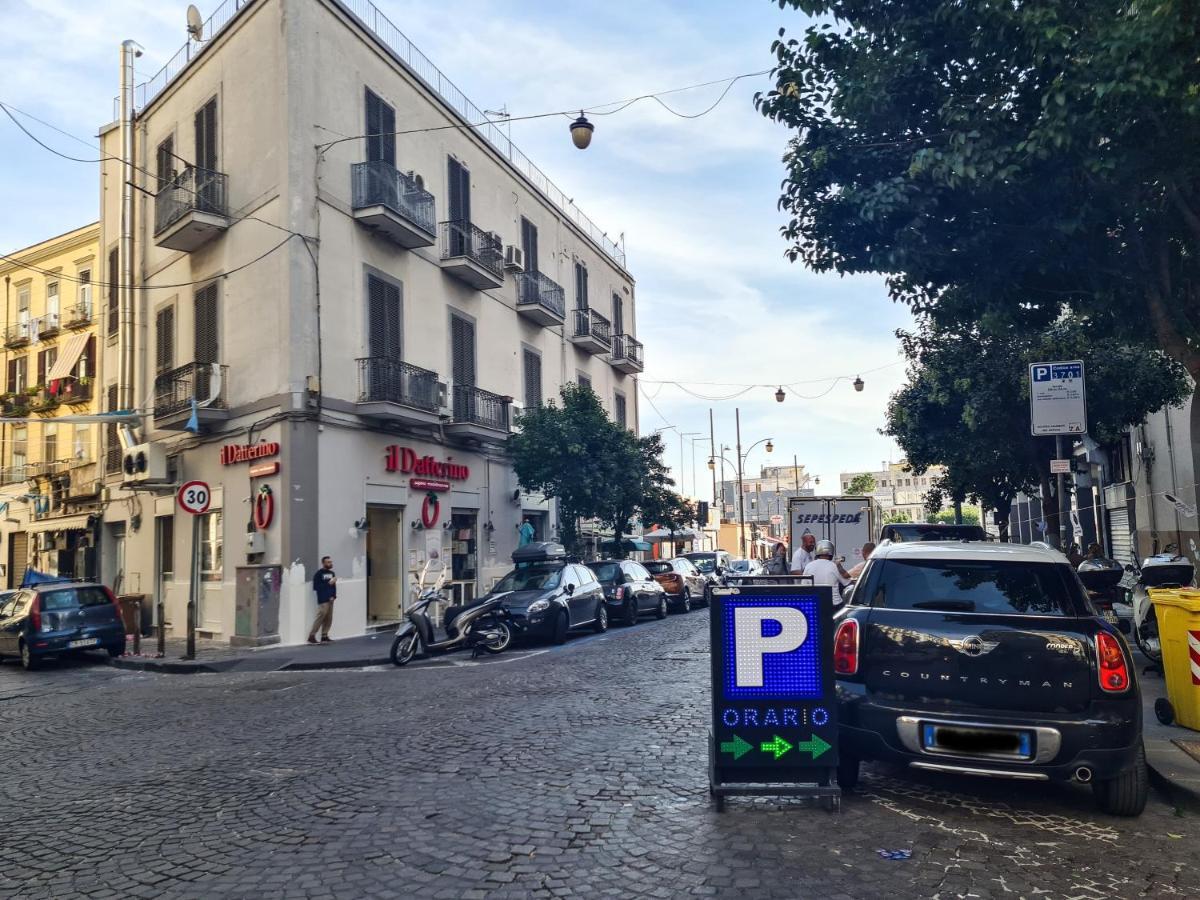 Partenope Dorata Napoli Bagian luar foto